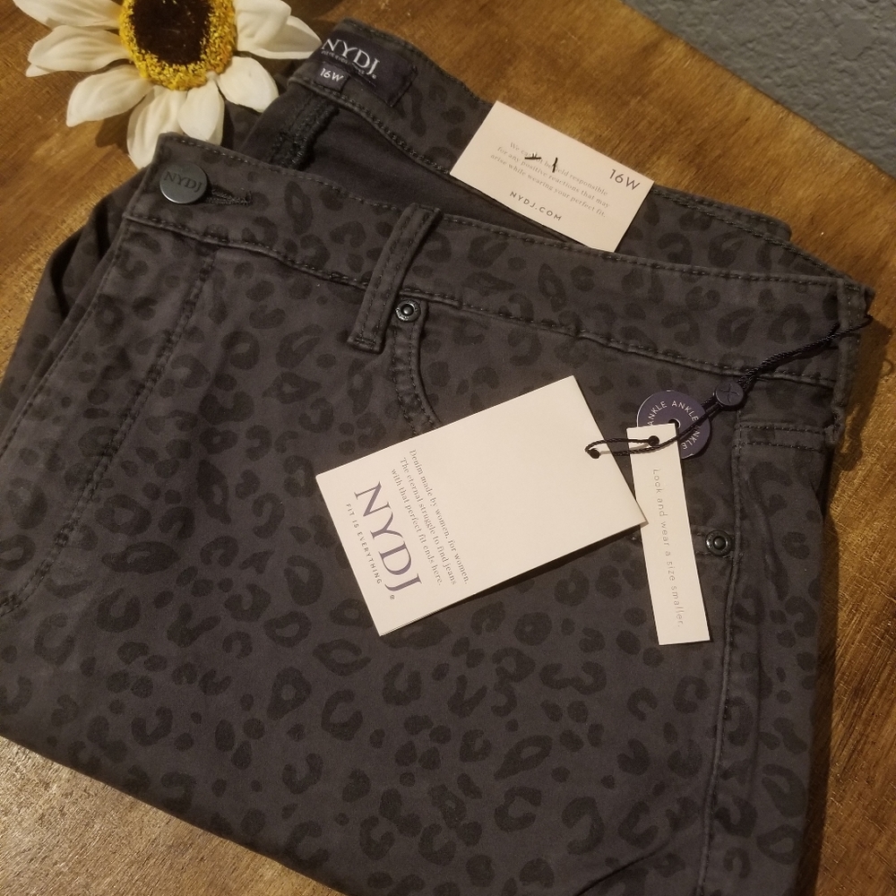 🌼🌼🌼NYDJ Ami Ankle Super Skinny Plus Size 14w Jeans NWT🌼🌼🌼🌼🌼 I kept